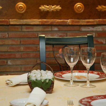 فندق El Patio La Almunia de Doña Godina المظهر الخارجي الصورة